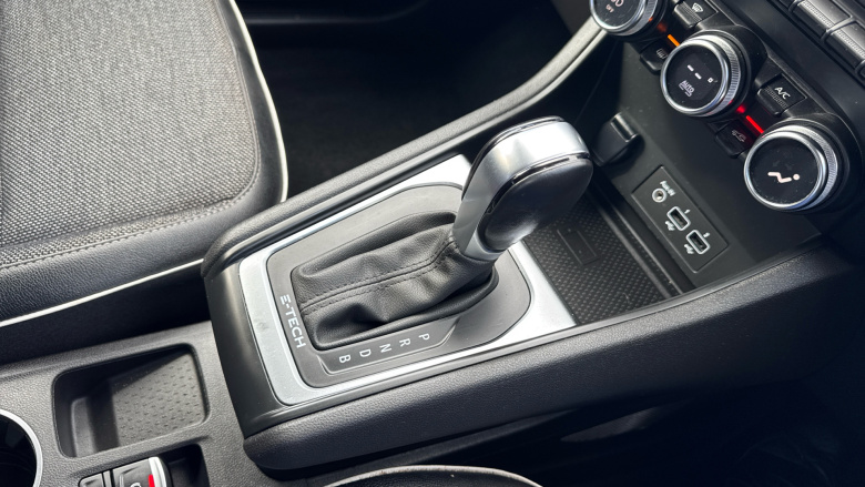 Renault Captur 1.6 E-Tech full hybrid 145 Techno 5dr Auto Hybrid Hatchback